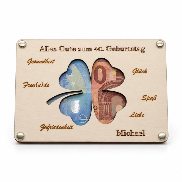 Geldgeschenkkarte aus Holz mit Kleeblattausschnitt, Glückwünschen zum 40. Geburtstag und Namen „Michael“.