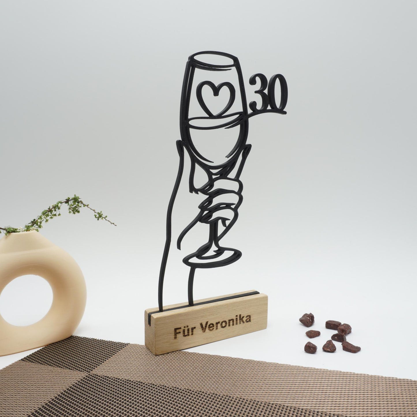 Modernes Geschenk für Sie mit graviertem Holzsockel