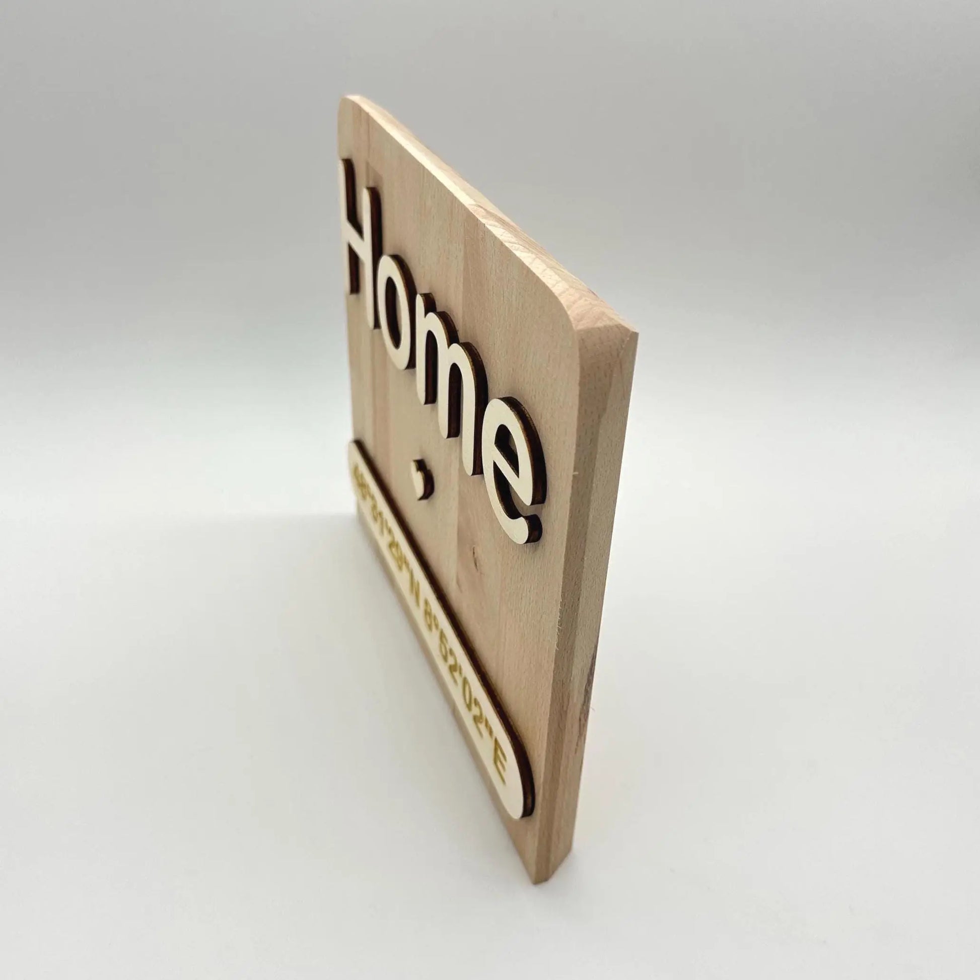 Personalisierte Holzdekoration mit Koordinaten KreativoBasteln
