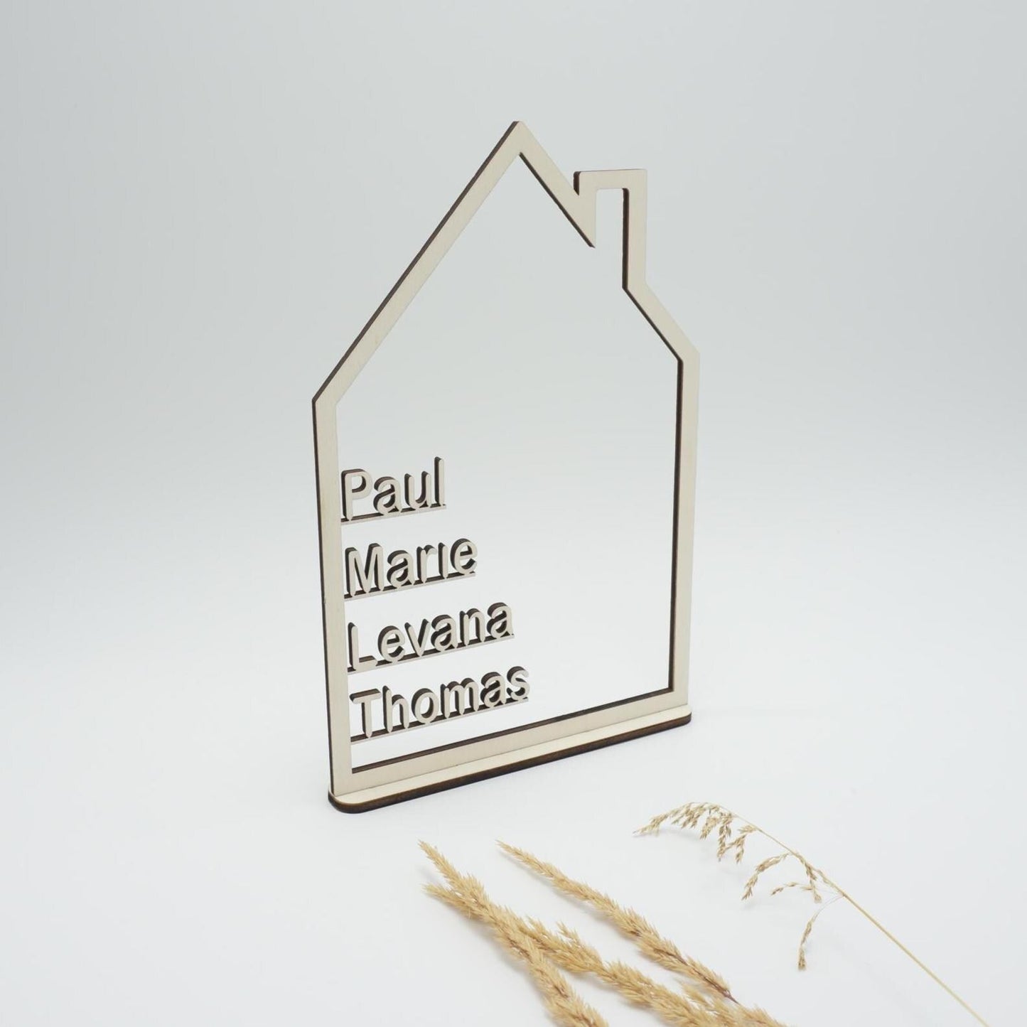 Personalisiertes Holzhaus mit Namen KreativoBasteln