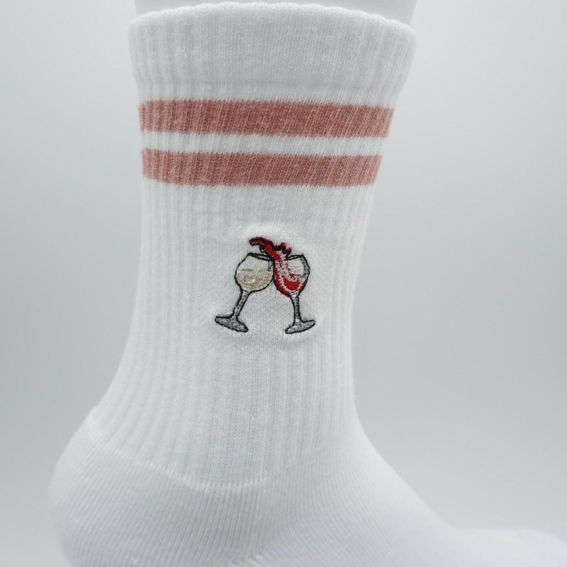 Wein Socken mit anstoßenden Weingläsern KreativoBasteln
