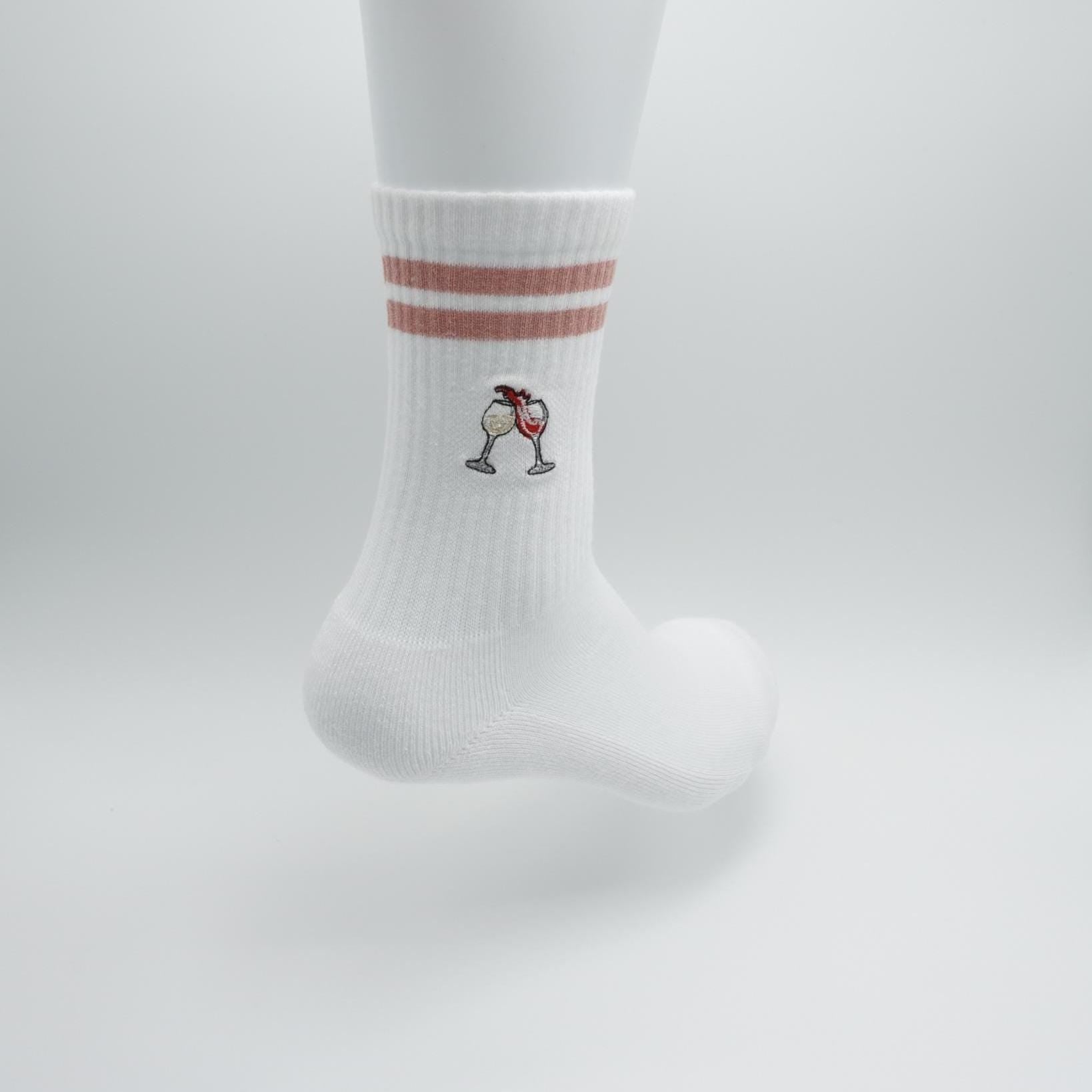 Wein Socken mit anstoßenden Weingläsern KreativoBasteln