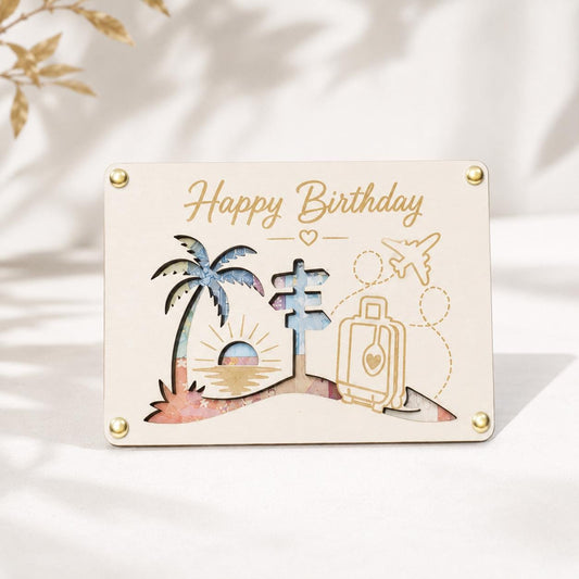 Happy Birthday Reise Geschenk aus Holz mit Palme, Sonnenuntergang, Koffer und Wunschname