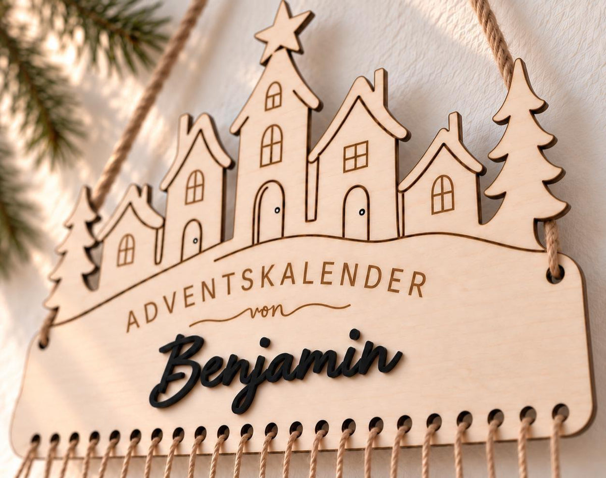 Adventskalender aus Holz mit 3D-Name – Motiv Häuser